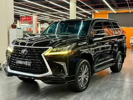LEXUS LX 2016 — 110 000 км, Китай — под ключ — фото 1