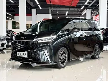 LEXUS LM 2025