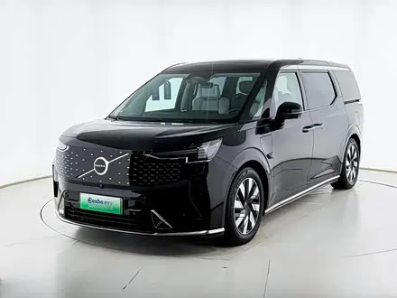 VOLVO EM90 2025