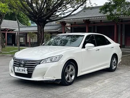TOYOTA CROWN — из Китая под ключ