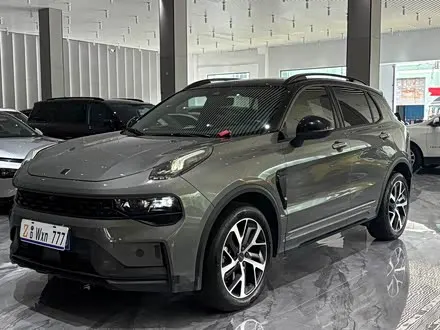 LYNK & CO 01 2021