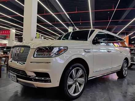 LINCOLN NAVIGATOR 2020