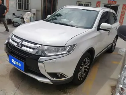 MITSUBISHI OUTLANDER 2016