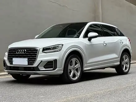 AUDI Q2L 2018 — 26 000 км, Китай — под ключ — фото 1
