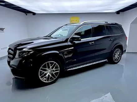 MERCEDES-BENZ GLS AMG 2017 — 117 000 км, Китай — под ключ — фото 1