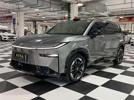 TOYOTA BZ3X 2025