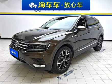 VOLKSWAGEN TIGUAN L 2017 — 66 300 км, Китай — под ключ — фото 1
