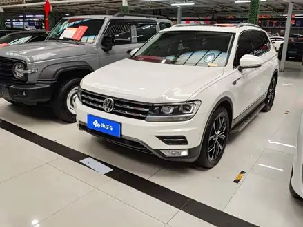 VOLKSWAGEN TIGUAN L 2019 — 81 000 км, Китай — под ключ — фото 1