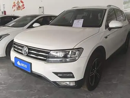 VOLKSWAGEN TIGUAN L 2019 — 116 400 км, Китай — под ключ — фото 1