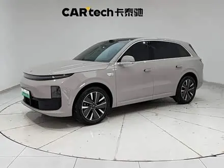 LI AUTO L6 2025