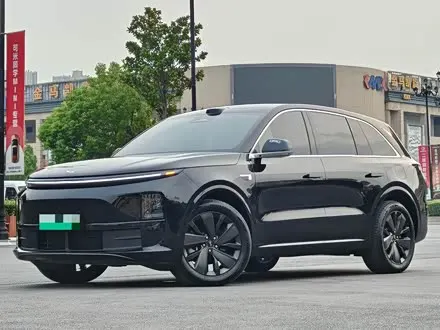 LI AUTO L6 2025