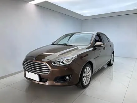 FORD ESCORT 2017