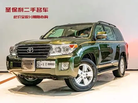TOYOTA LAND CRUISER 2015