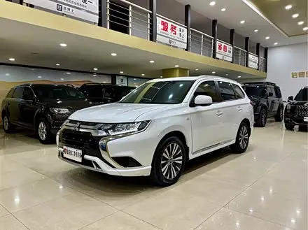 MITSUBISHI OUTLANDER 2021