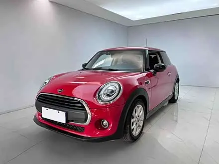MINI ONE 2021