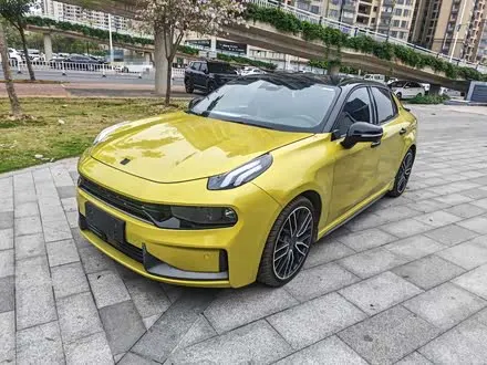 LYNK & CO 03 2020