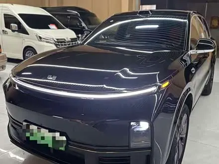 LI AUTO L8 2024