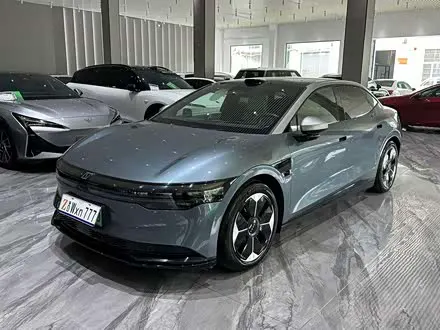 ZEEKR 007 2025