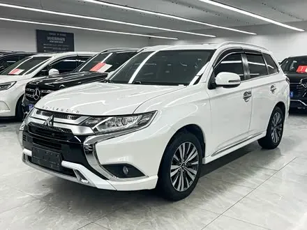 MITSUBISHI OUTLANDER 2021 — 30 000 км, Китай — под ключ — фото 1