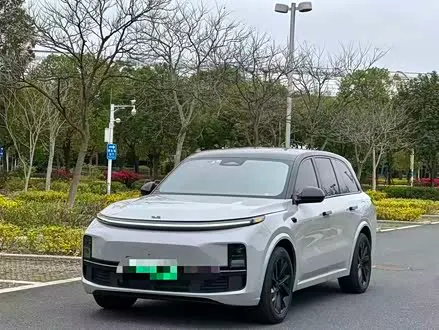 LI AUTO L8 2023