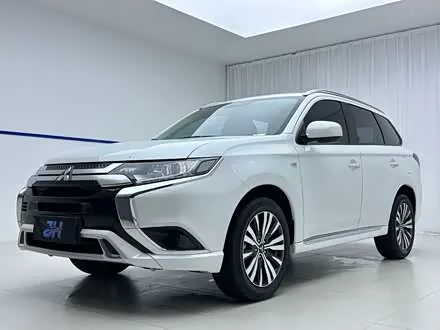 MITSUBISHI OUTLANDER 2021 — 10 000 км, Китай — под ключ — фото 1