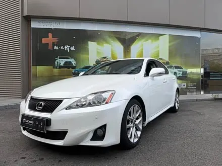 LEXUS IS 2011
