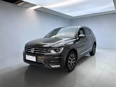 VOLKSWAGEN TIGUAN L 2017