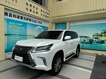LEXUS LX 2017 — 102 000 км, Китай — под ключ — фото 1