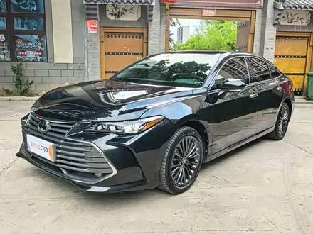 TOYOTA AVALON 2019 — 82 000 км, Китай — под ключ — фото 1