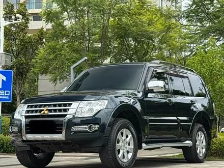 MITSUBISHI PAJERO 2016