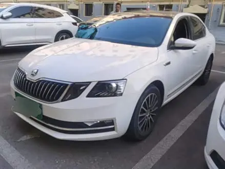 SKODA OCTAVIA 2019
