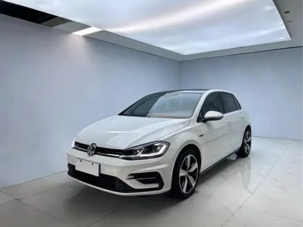VOLKSWAGEN GOLF 2019 — 88 010 км, Китай — под ключ — фото 1