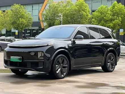 LI AUTO L8 2023