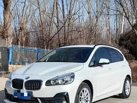 BMW 2 SERIES TOURING 2018 — 90 000 км, Китай — под ключ — фото 1