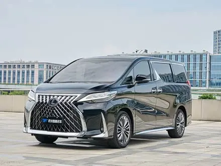 LEXUS LM 2020