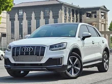 AUDI Q2L E-TRON 2019 — 30 000 км, Китай — под ключ — фото 1