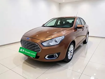 FORD ESCORT 2017