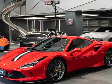 FERRARI F8 2019