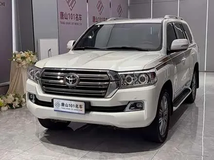 TOYOTA LAND CRUISER 2016