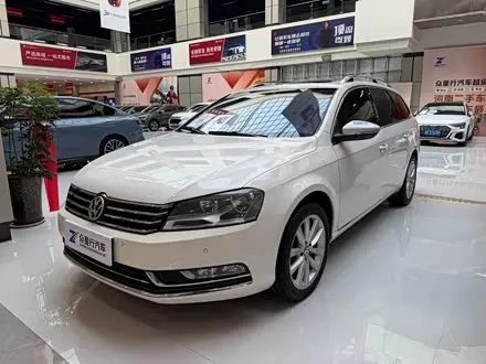 VOLKSWAGEN MAGOTAN 2012
