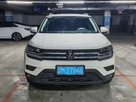 VOLKSWAGEN THARU 2022