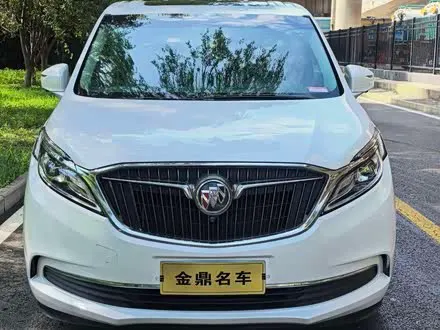 BUICK GL8 2017 — 170 000 км, Китай — под ключ — фото 1