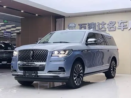 LINCOLN NAVIGATOR 2022