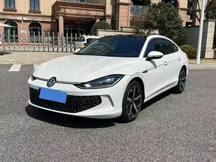 VOLKSWAGEN LAMANDO 2022