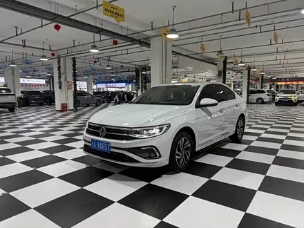 VOLKSWAGEN BORA 2023