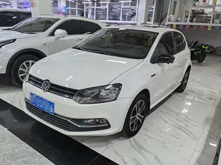 VOLKSWAGEN POLO 2014