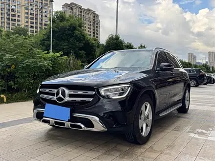 MERCEDES-BENZ GLC 2020 — 45 000 км, Китай — под ключ — фото 1