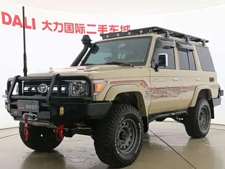 TOYOTA LAND CRUISER LC76 2024