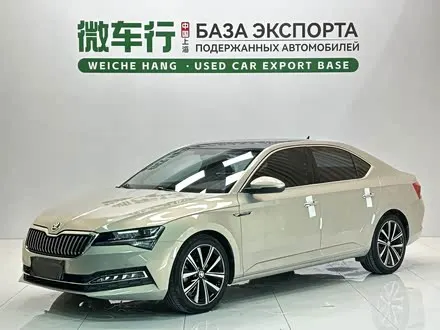 SKODA SUPERB 2022 — 32 400 км, Китай — под ключ — фото 1