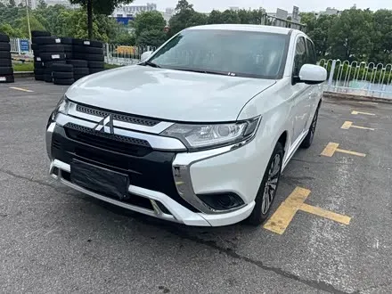 MITSUBISHI OUTLANDER 2021